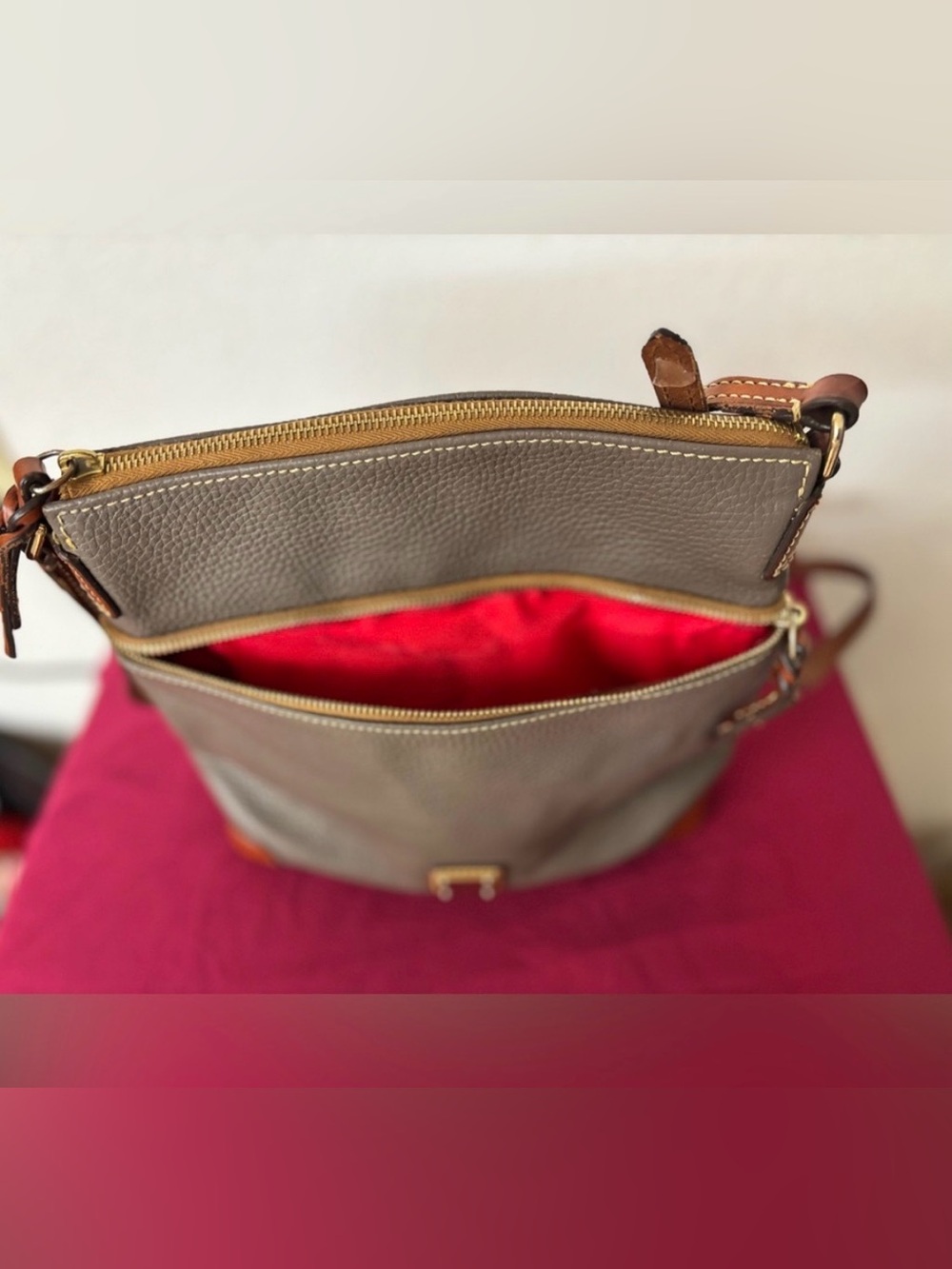 Dooney & Bourke 1975 Women's Pebble Grain Leather Crossbody Bag - Picture 15 of 16